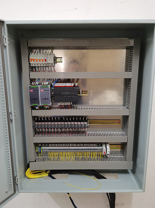 隧道内区域控制器（PLC）