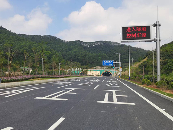 悬臂式可变信息情报板